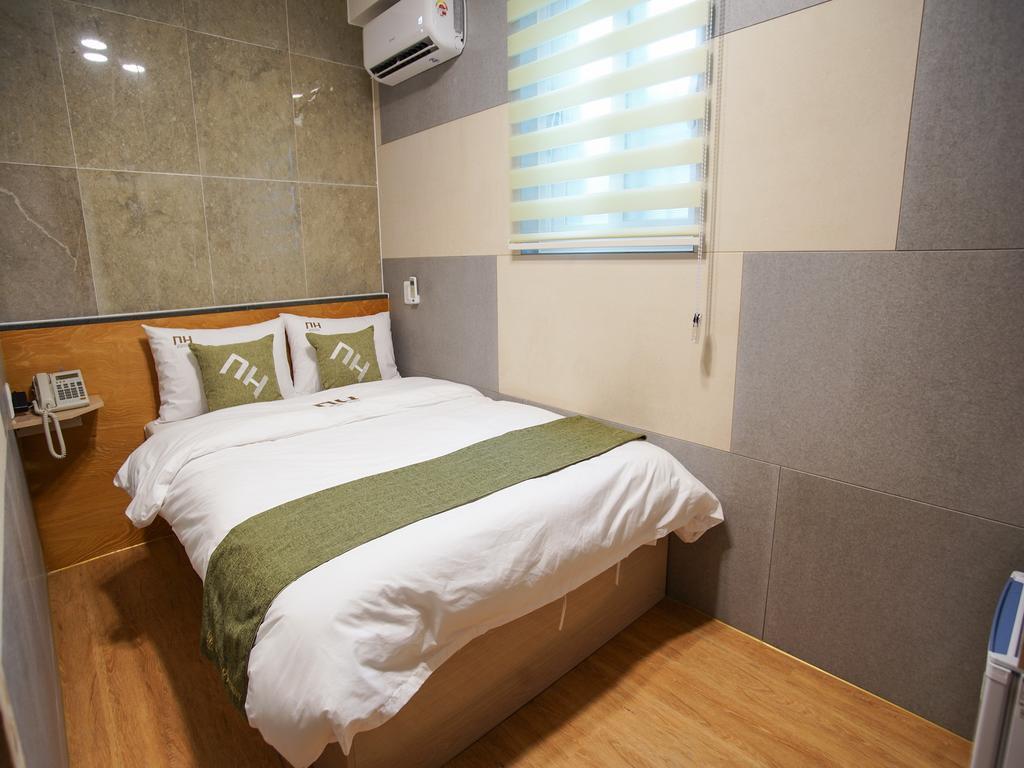 D.H Sinchon Guesthouse Seul Exterior foto