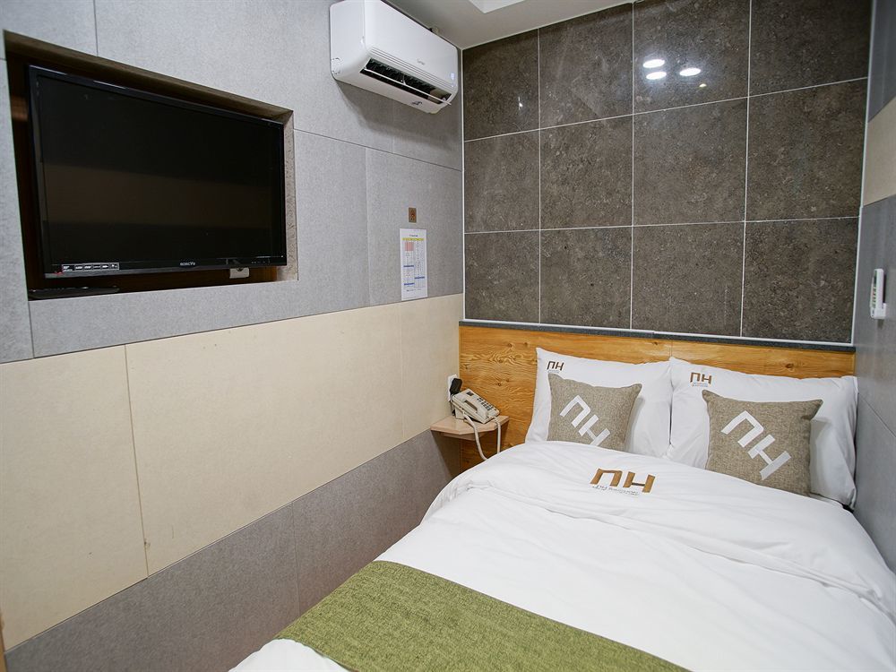 D.H Sinchon Guesthouse Seul Exterior foto